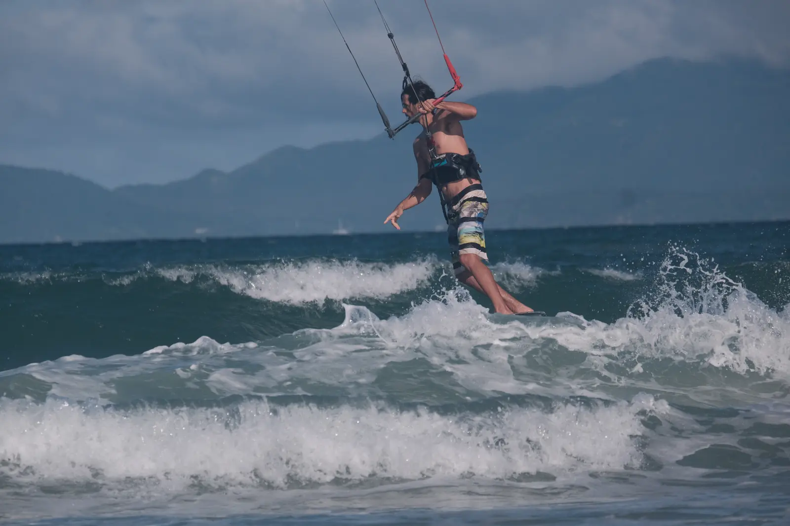 Viktor carving on a wave