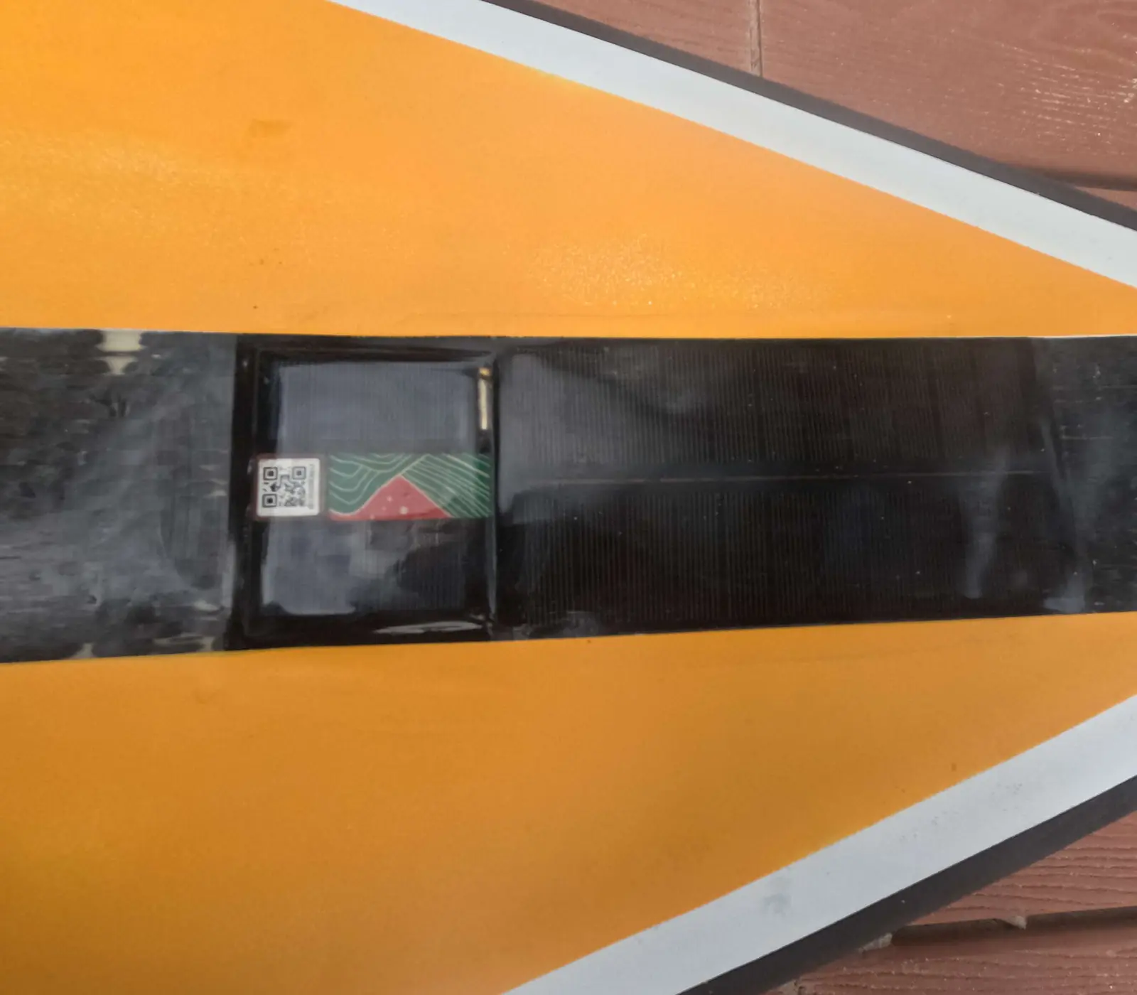 SmartSurf board prototype ready on the beach